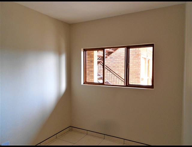 2 BEDROOM FLAT TO LET IN HOWICK CENTRAL